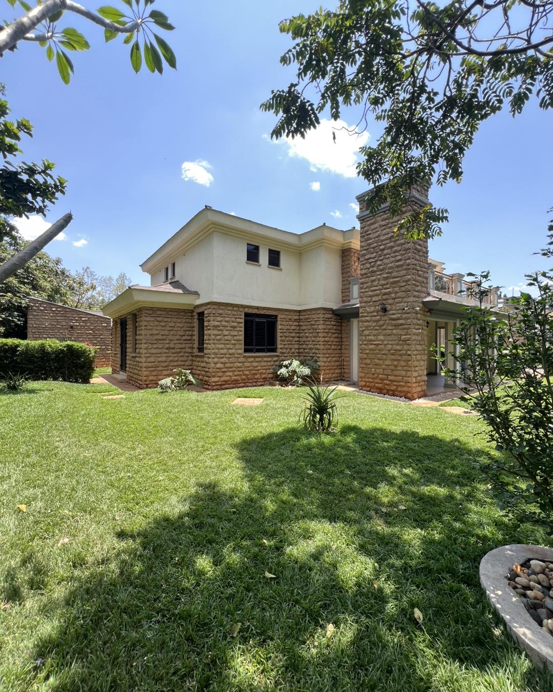 Grand 4 Bedroom Maisonette + SQ Estate Home To Let in Karen