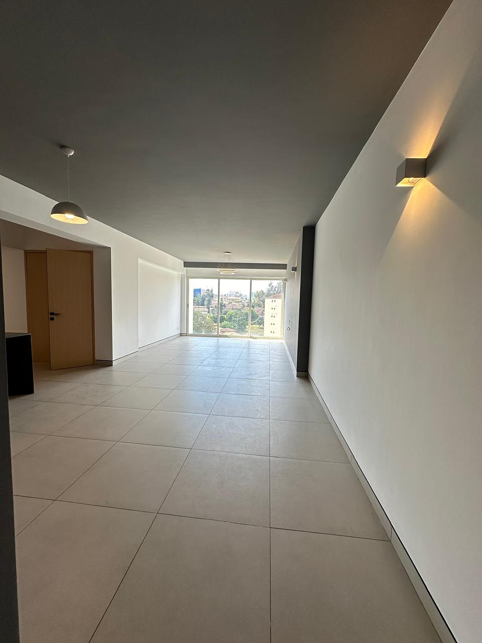 High end 3 bedroom plus dsq apartment in Kilimani off Dennis prit Image