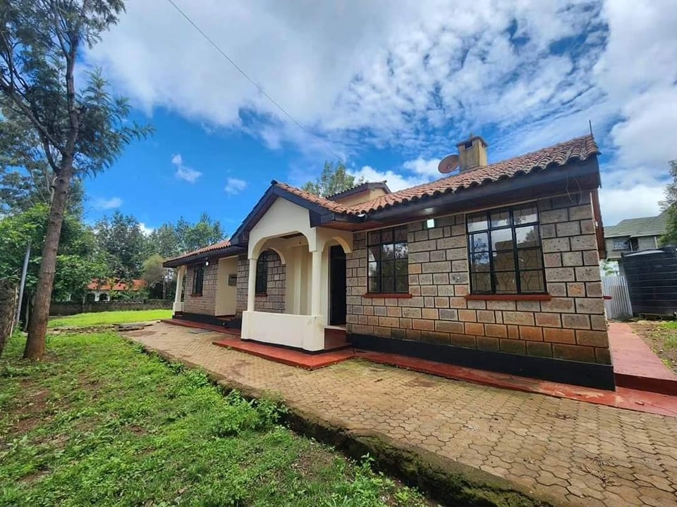 homely 3 bedroom bungalow to let off ngong rd kerarapon drive