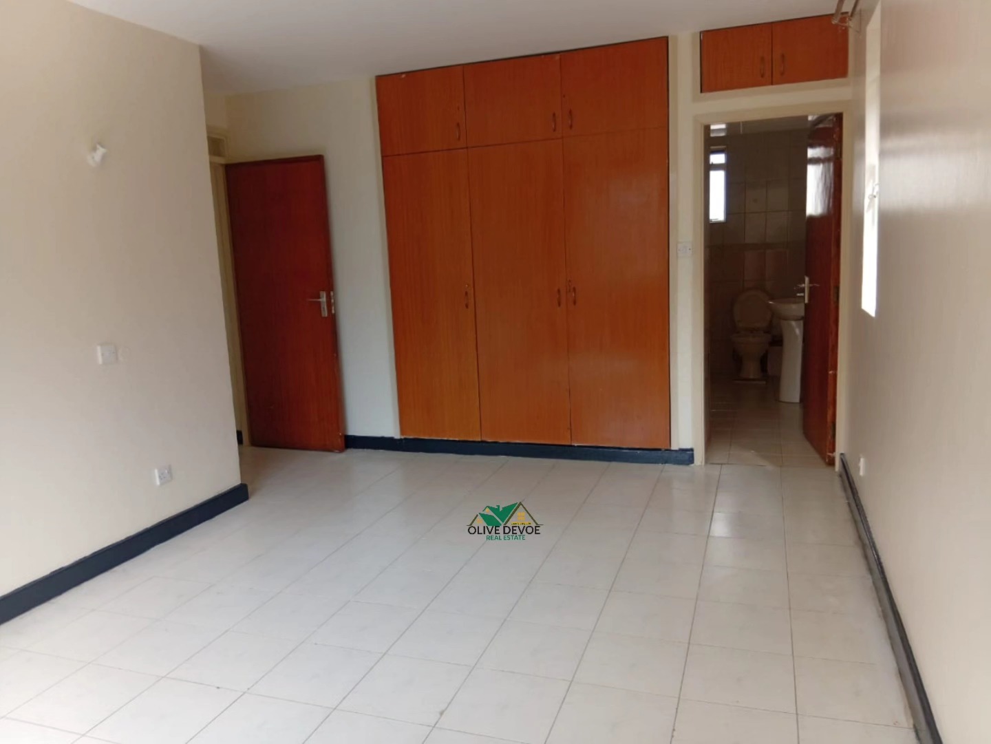 Homely 4 bedroom apartment to let, near yaya center. Image
