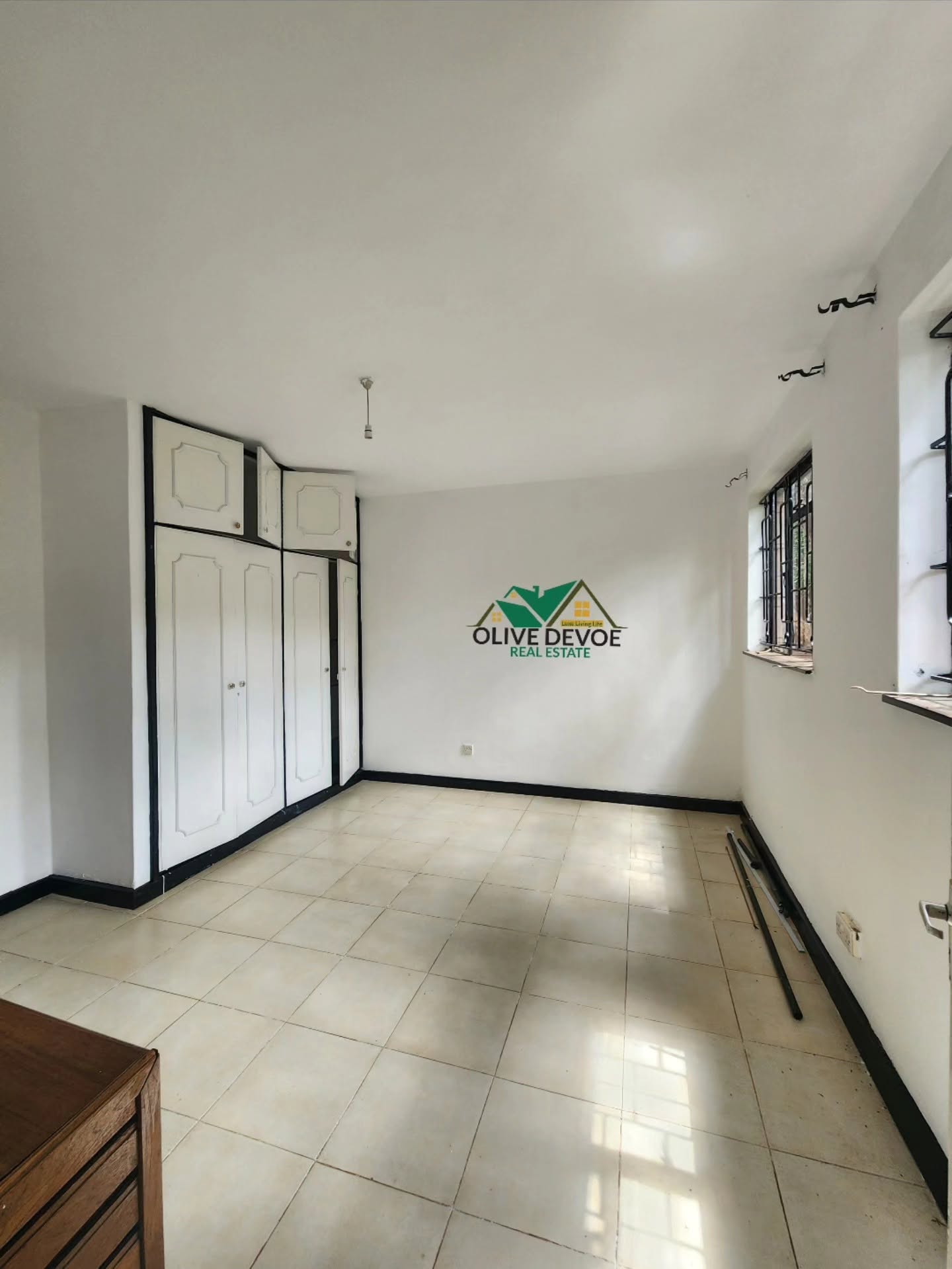Homely 4 bedroom maisonette to let in Lavington Image