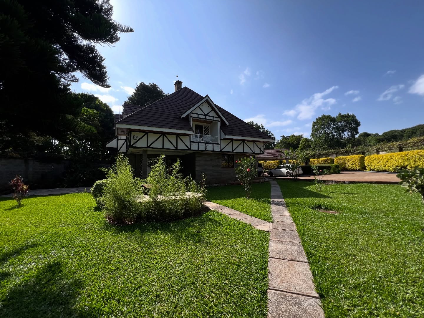 Homely 4 bedroom plus 2 dsq maisonette to let in Runda Image