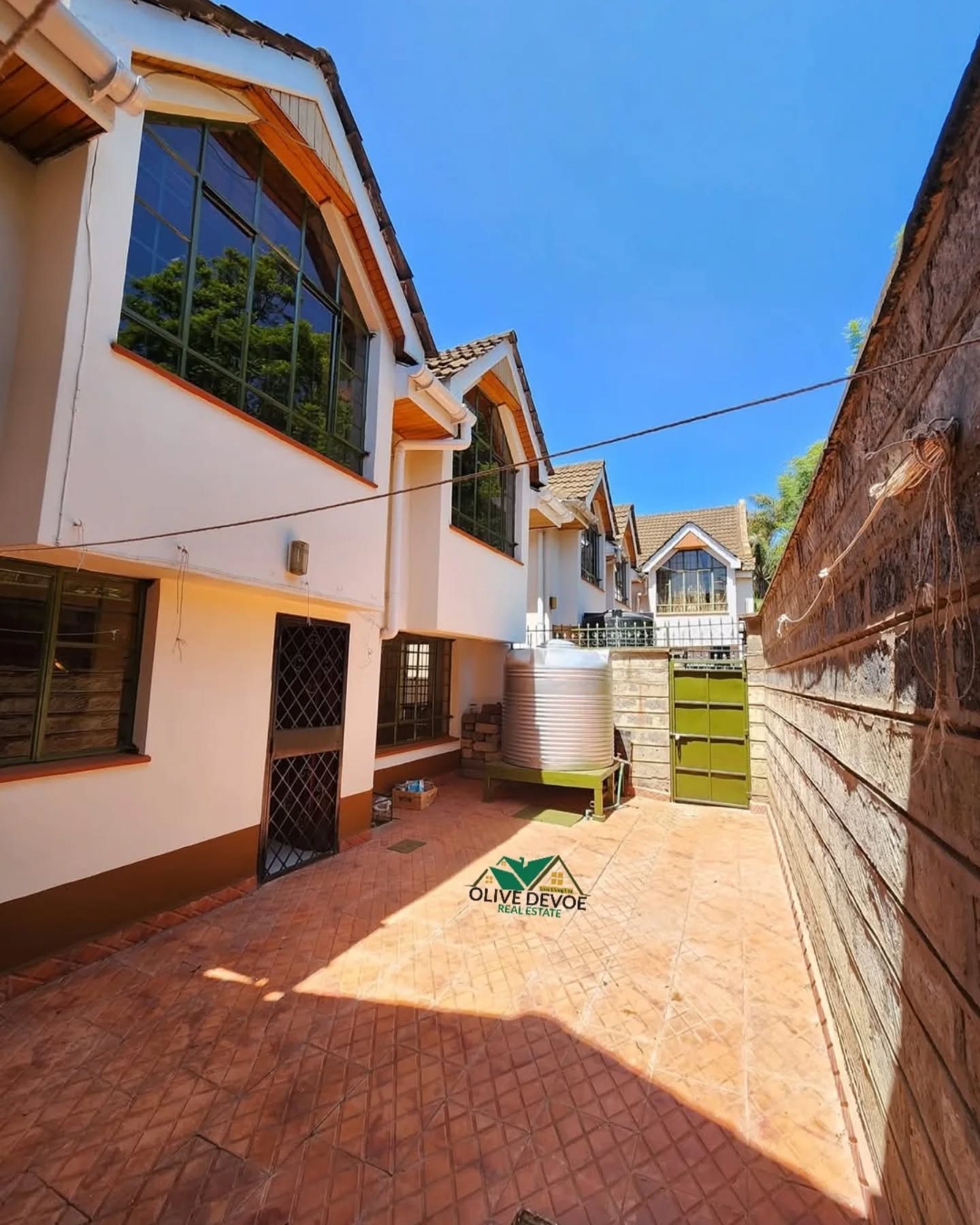 Homely 5 bedroom + dsq townhouse to let in Lavington Image