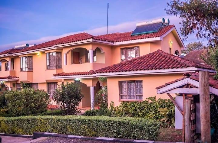 Hotel to let in karen