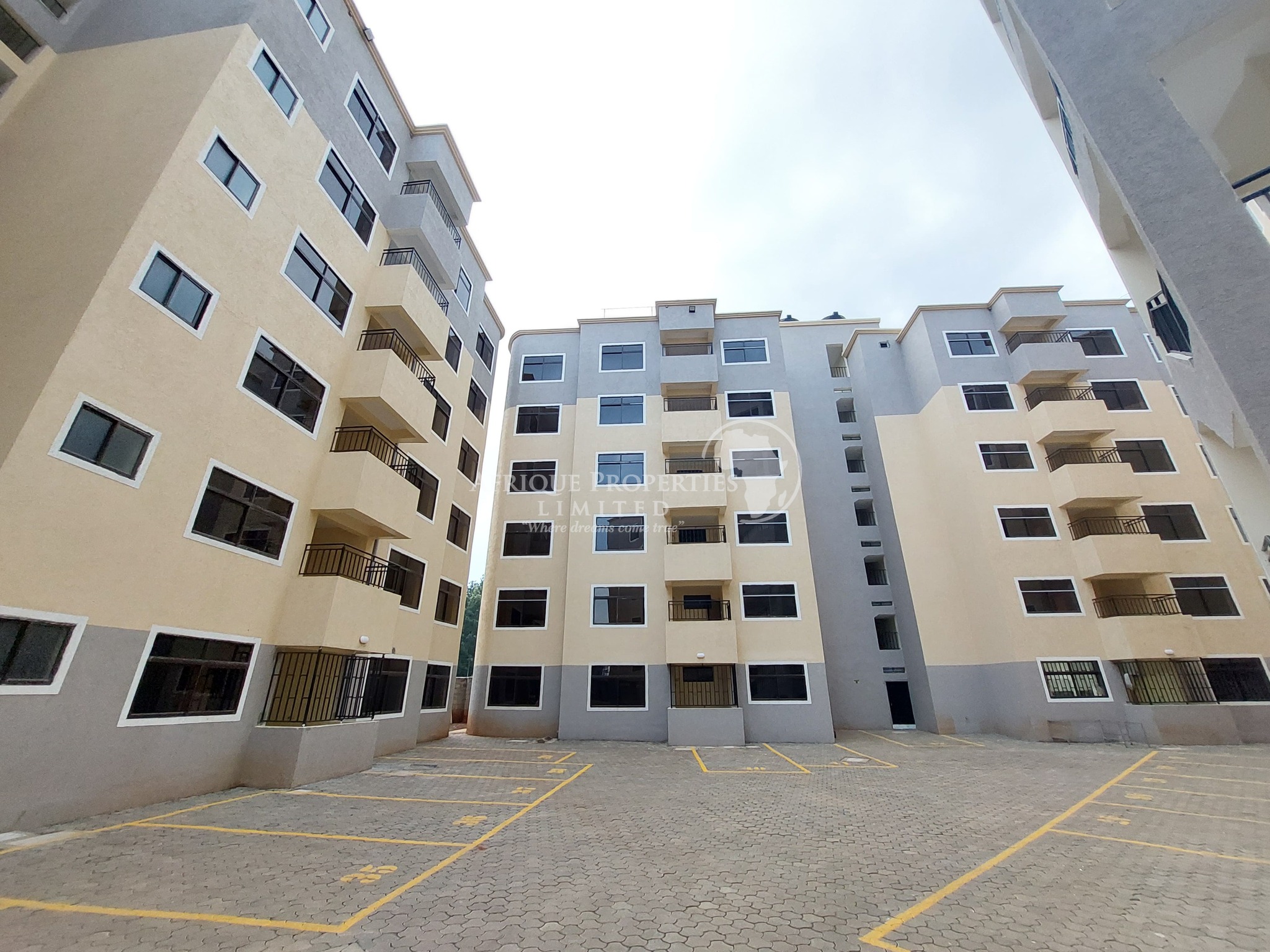 𝐌𝐨𝐝𝐞𝐫𝐧 𝟑-𝐁𝐞𝐝𝐫𝐨𝐨𝐦 𝐀𝐩𝐚𝐫𝐭𝐦𝐞𝐧𝐭𝐬 𝐅𝐨𝐫 𝐒𝐚𝐥𝐞 in Thindigua