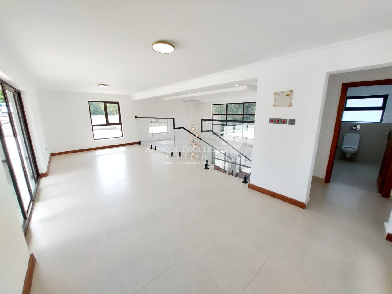 𝐋𝐮𝐱𝐮𝐫𝐲 𝟓 𝐁𝐞𝐝𝐫𝐨𝐨𝐦 𝐌𝐚isonette 𝐨𝐧 ½ 𝐀𝐜𝐫𝐞 For Sale in Karen