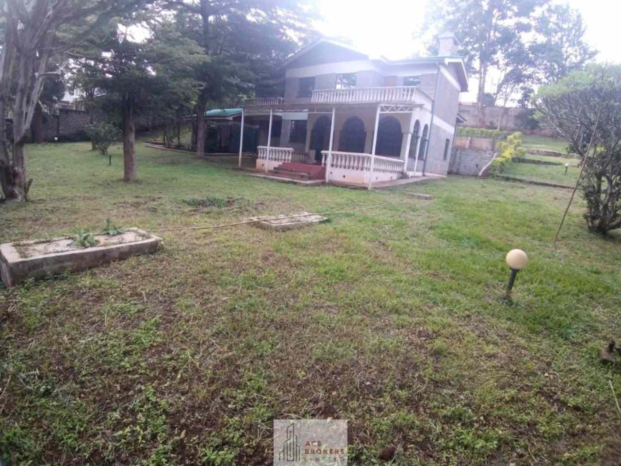 1 acre land with house for sale in Nyari