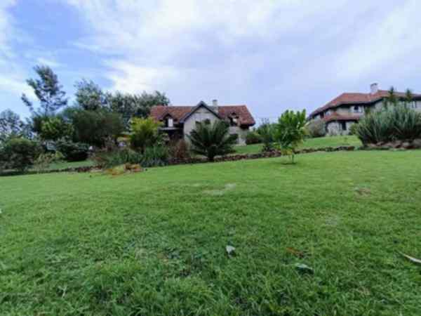 3 and 4 bedroom houses on 1.2 acre land for sale along Kiambu road