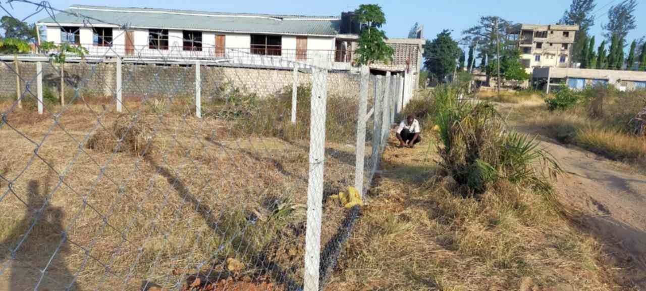 50 by 100  plot for sale in Mombasa Mwembelegeza