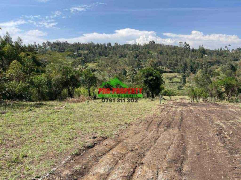 50 by 100 plot for sale in Ngong Matasia