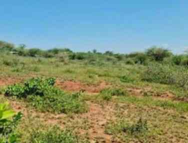 Land for sale in Matuu Garissa road Machakos