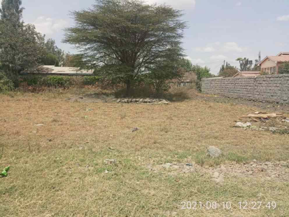 Land in Syokimau in a gated court for sale