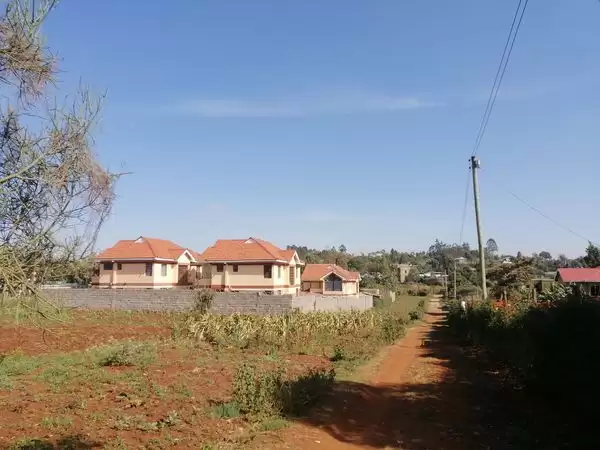 100 by 100 plot for sale in Kikuyu Gikambura Image