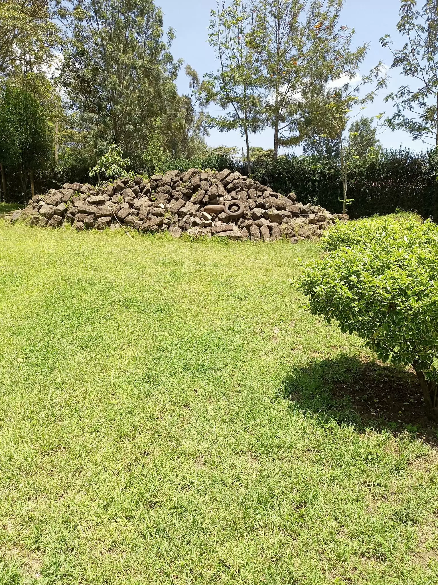 1.5 acre plot with house for sale in Ngong Image