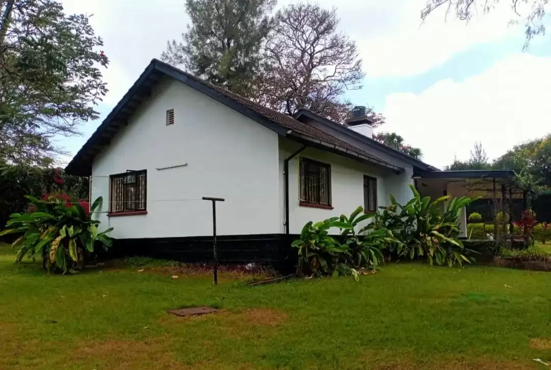 3 bedroom house on half an acre for sale in Lavington Image