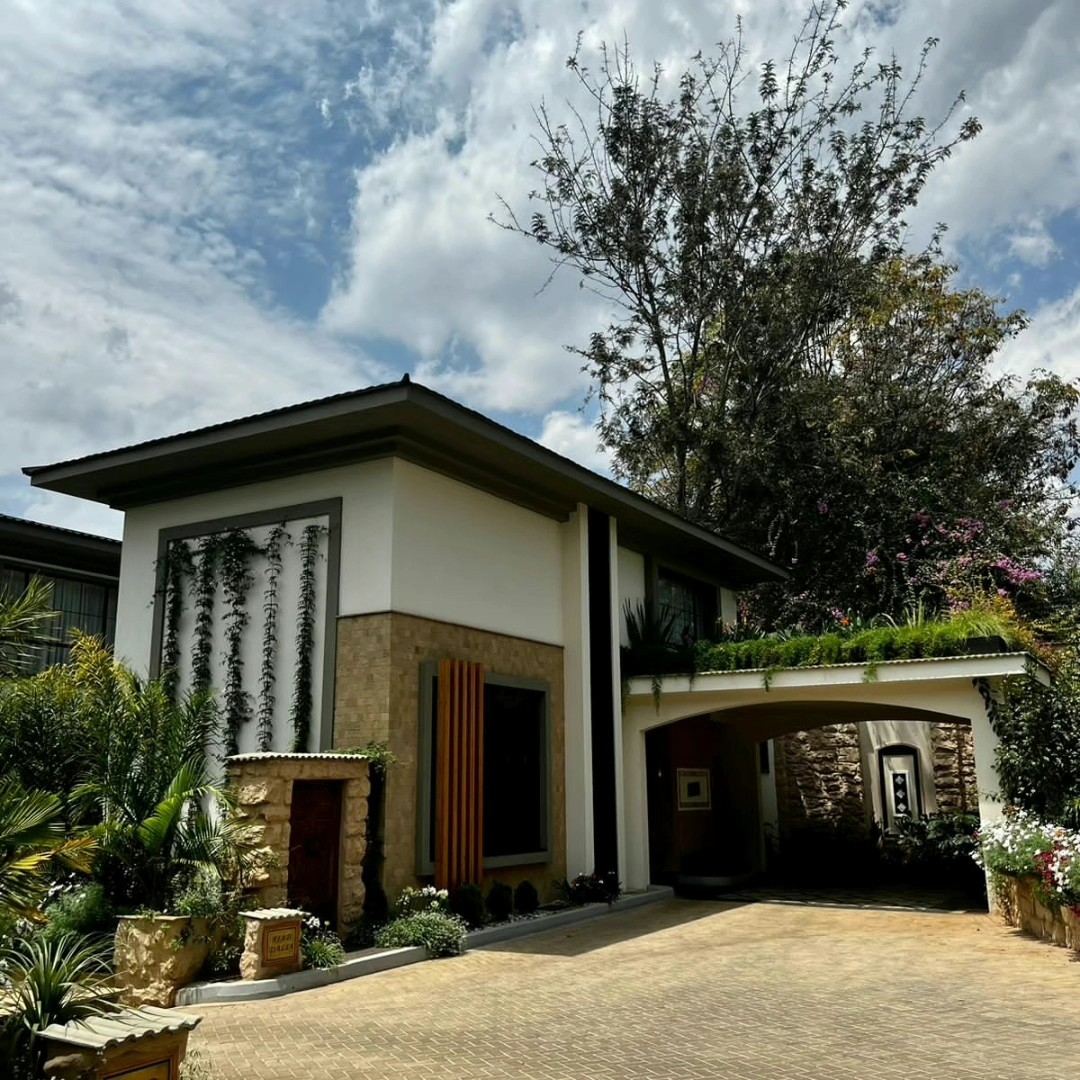 📍 Lavington, Nairobi Amazing 5 Bedroom maisonette For rent in the leafy suburbs of Lavington.