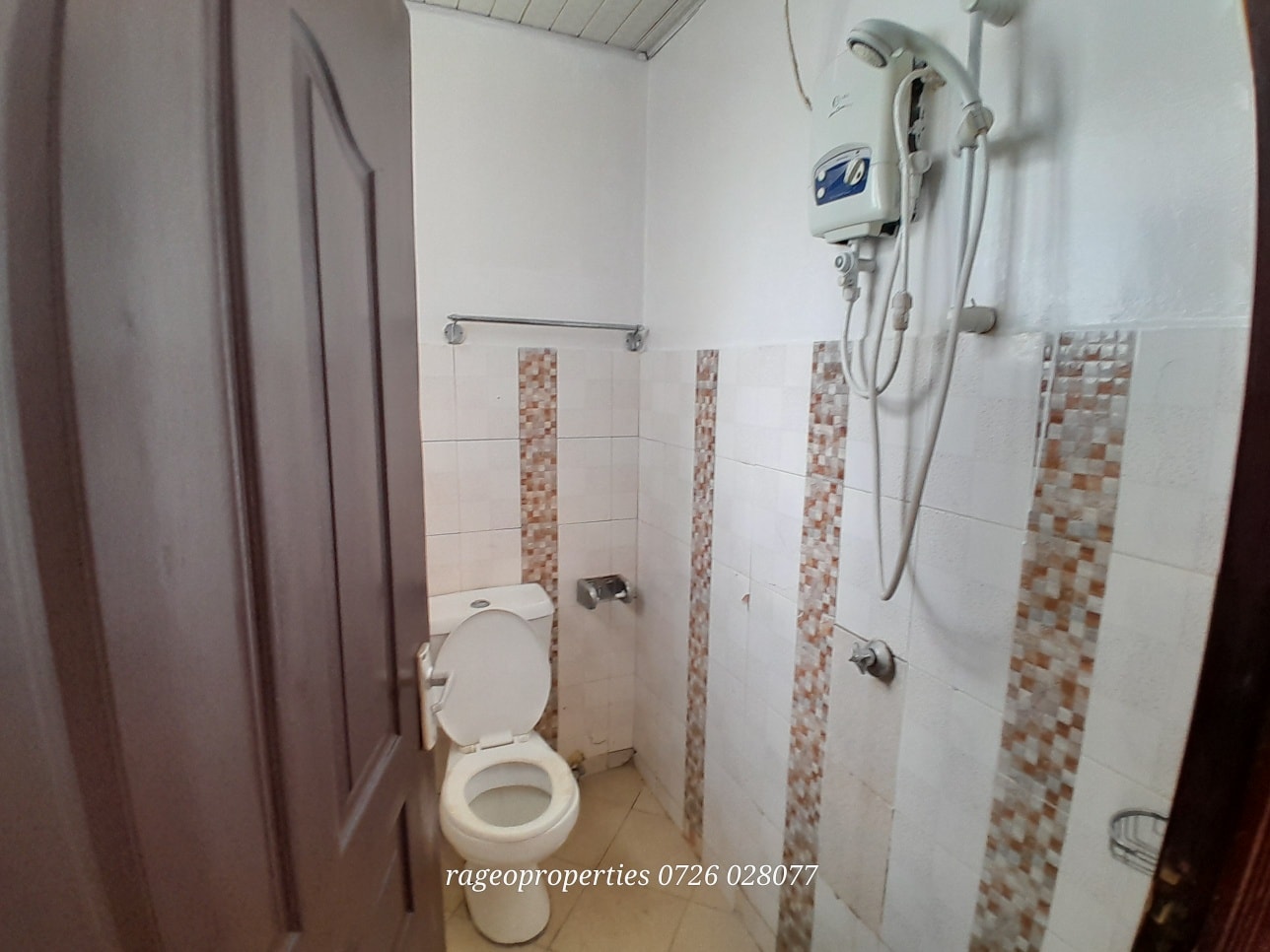 Lovely 1 bedroom apartment to let karen near shopping centre Image