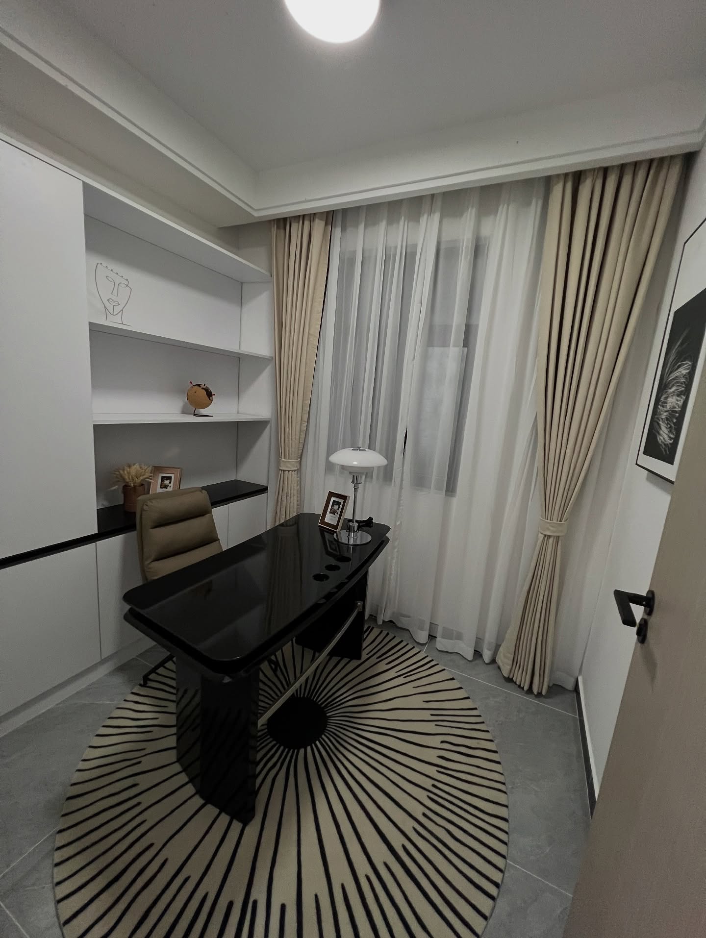 Lovely 1-Bedroom + Study Apartment for Sale in Kilimani Image