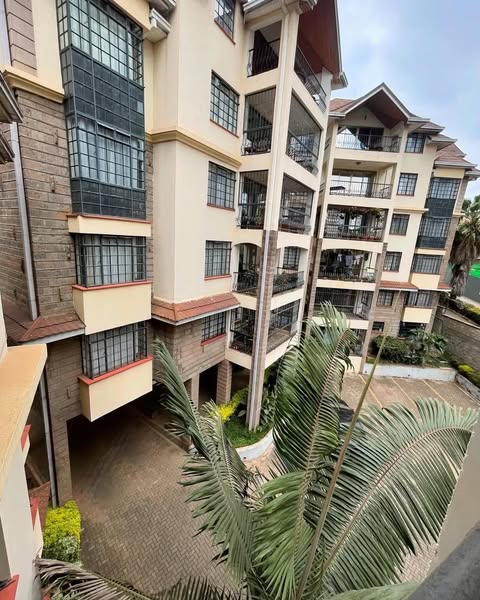 Lovely 3 bedroom apartment plus sq to let in Lavington