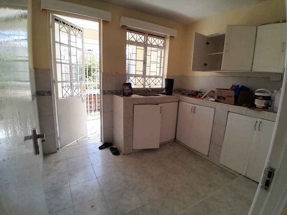 Lovely 3 bedroom apartment to let in south c Image