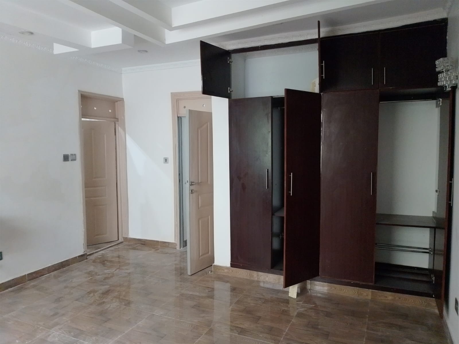 Lovely π 3 bedroom bungalow to let in Kerarapon Drive Image