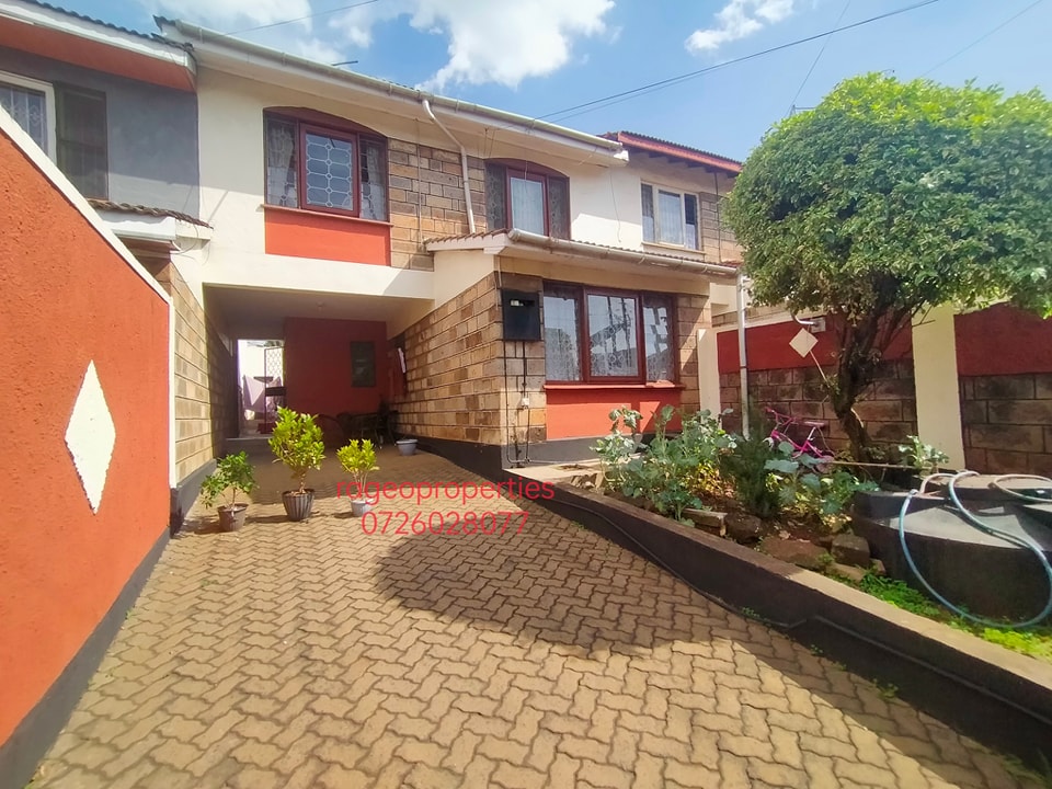 Lovely 3 bedroom maisonette plus sq for sale in langata