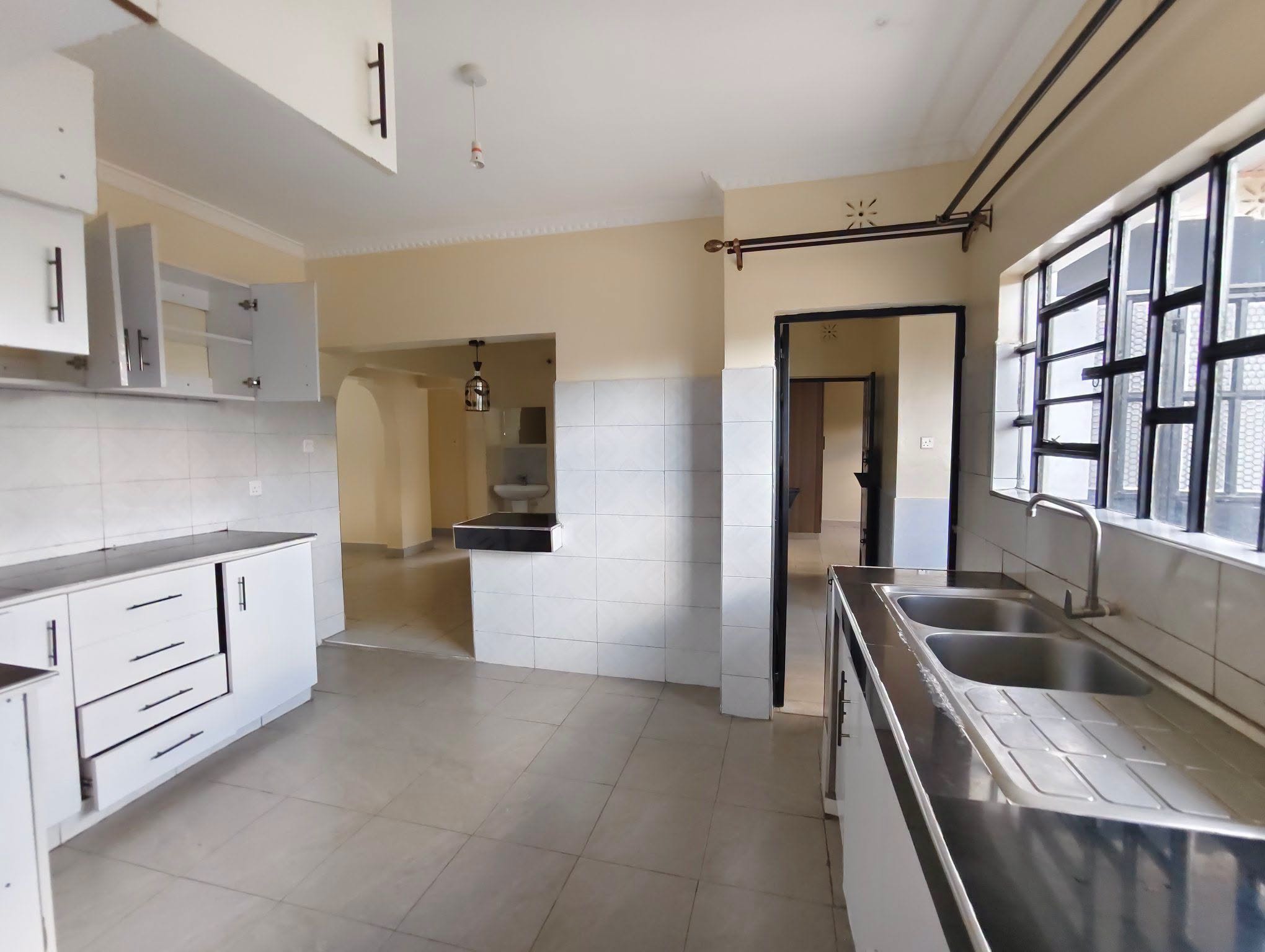 lovely 3 bedrooms bungalow and Dsq for rent in Ngong. Image