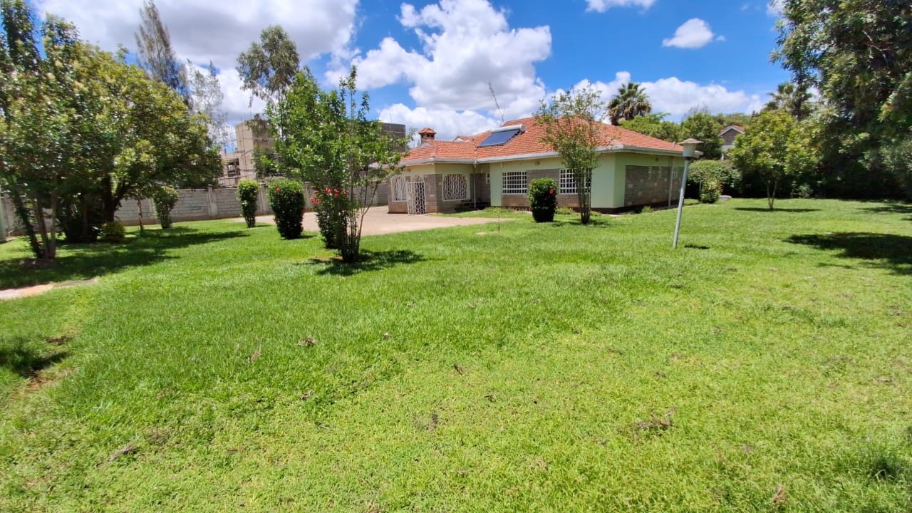 Lovely 4 bedroom bungalow plus sq to let in Karen