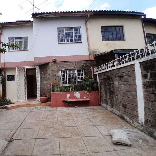 lovely 4 bedroom maisonette plus sq to let in Langata