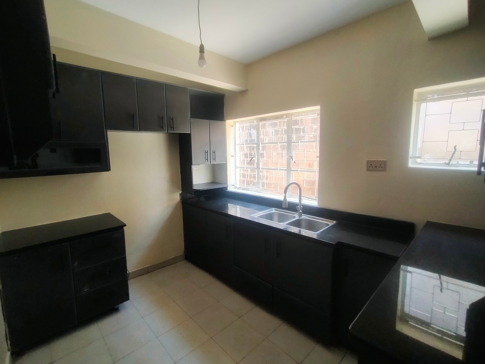Lovely 4 bedroom maisonette plus sq to let in langata Image