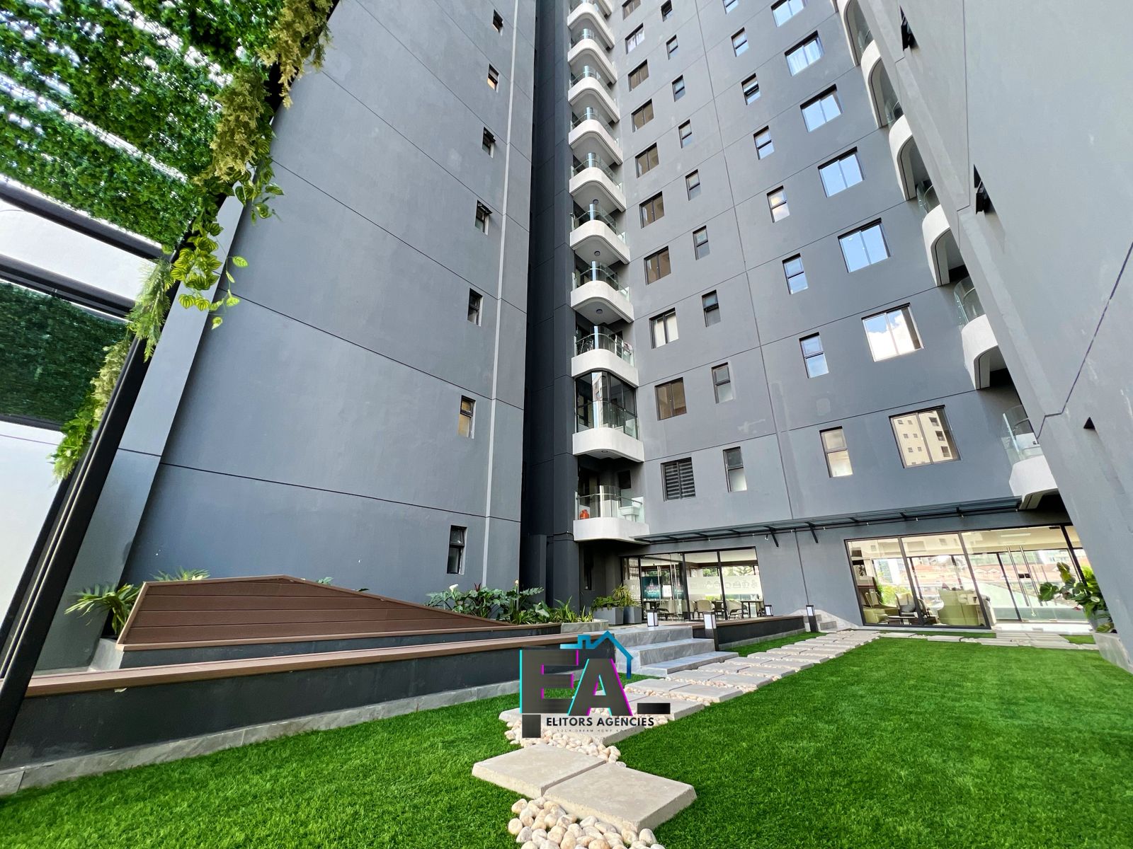 Luxurious 1 bedroom with a heated swimming pool to let in Kilimani Image