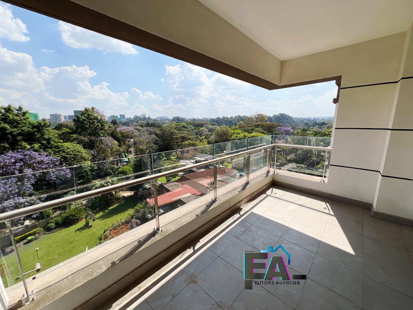 Luxurious 3 bedroom apartment all ensuite plus dsq for rent in Riverside (Ready for occupation)