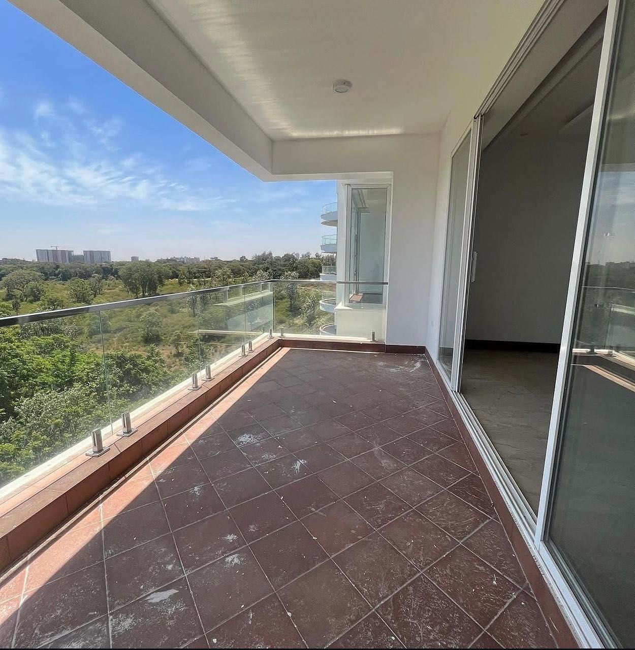 Luxurious 3 Bedroom Apartment For Sale in Parklands. Image