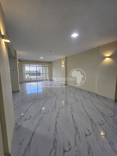 Luxurious 4 Bedroom Apartment For Rent or Sale in Parklands 4th Image