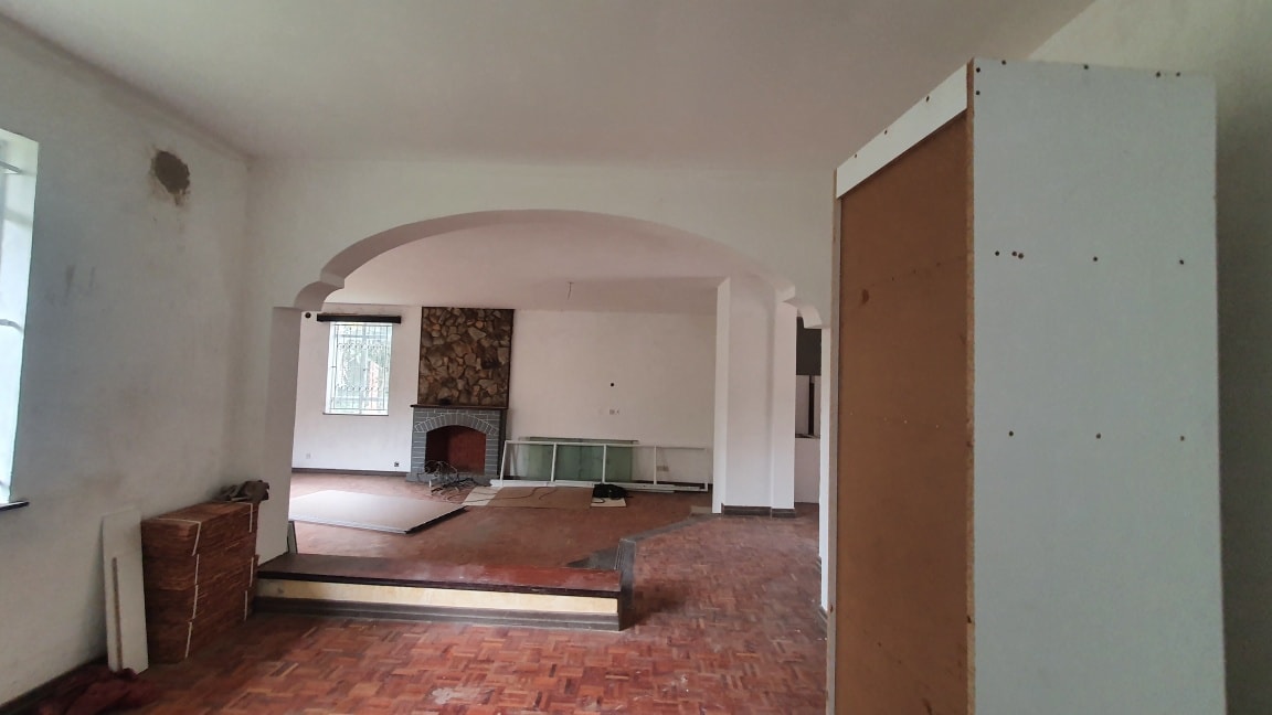 Luxurious 4 Bedroom Maisonette with Guest Wing for Sale in Old Runda Image