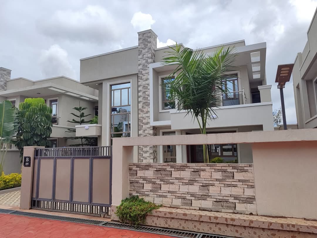 Luxurious 4 Bedroom Townhouses All-Ensuite plus a DSQ for sale in RUIRU Kamakis Area,