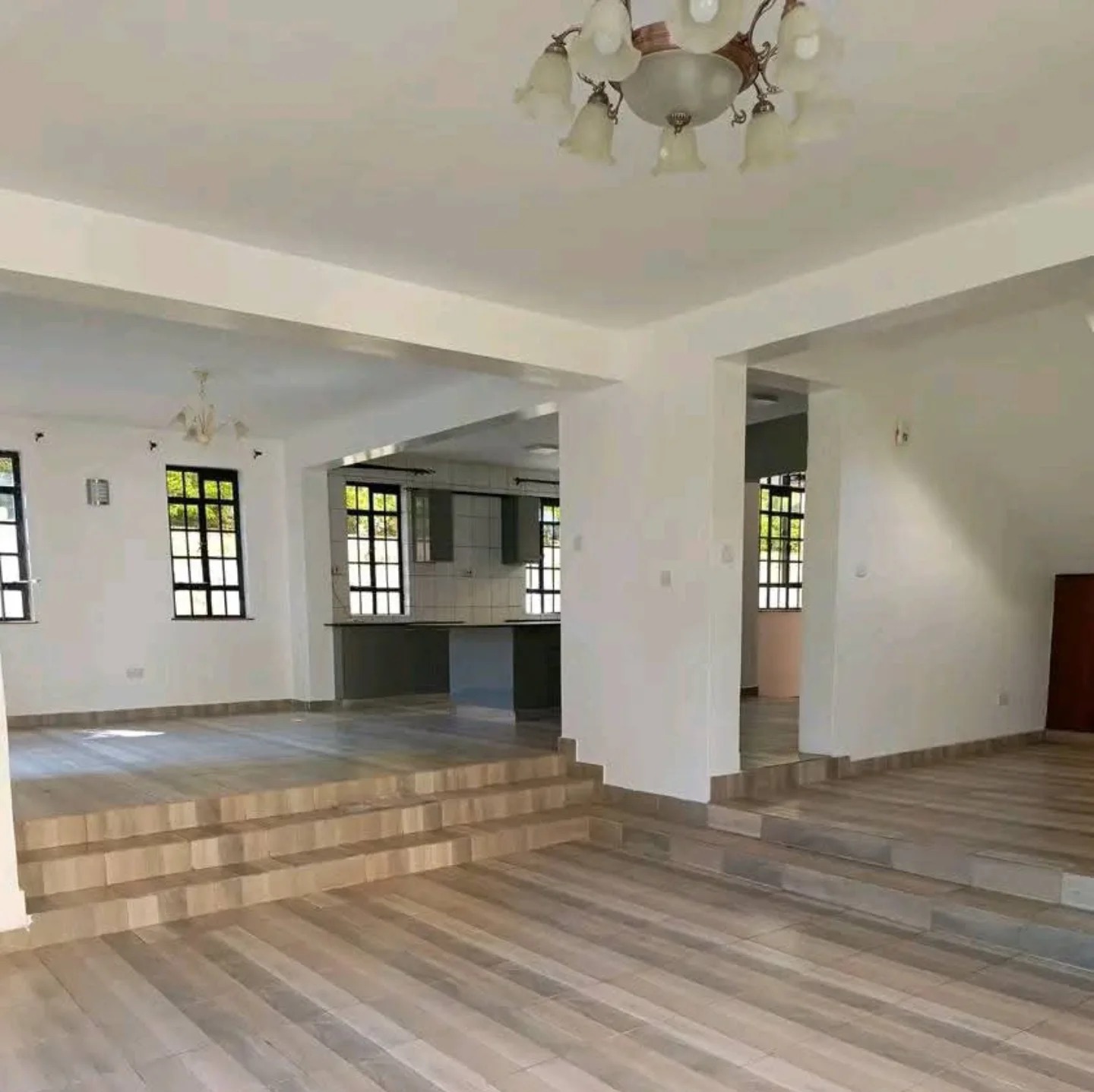 Luxurious 5-Bedroom All-Ensuite Townhouse To Let or Sale in Kyuna Image