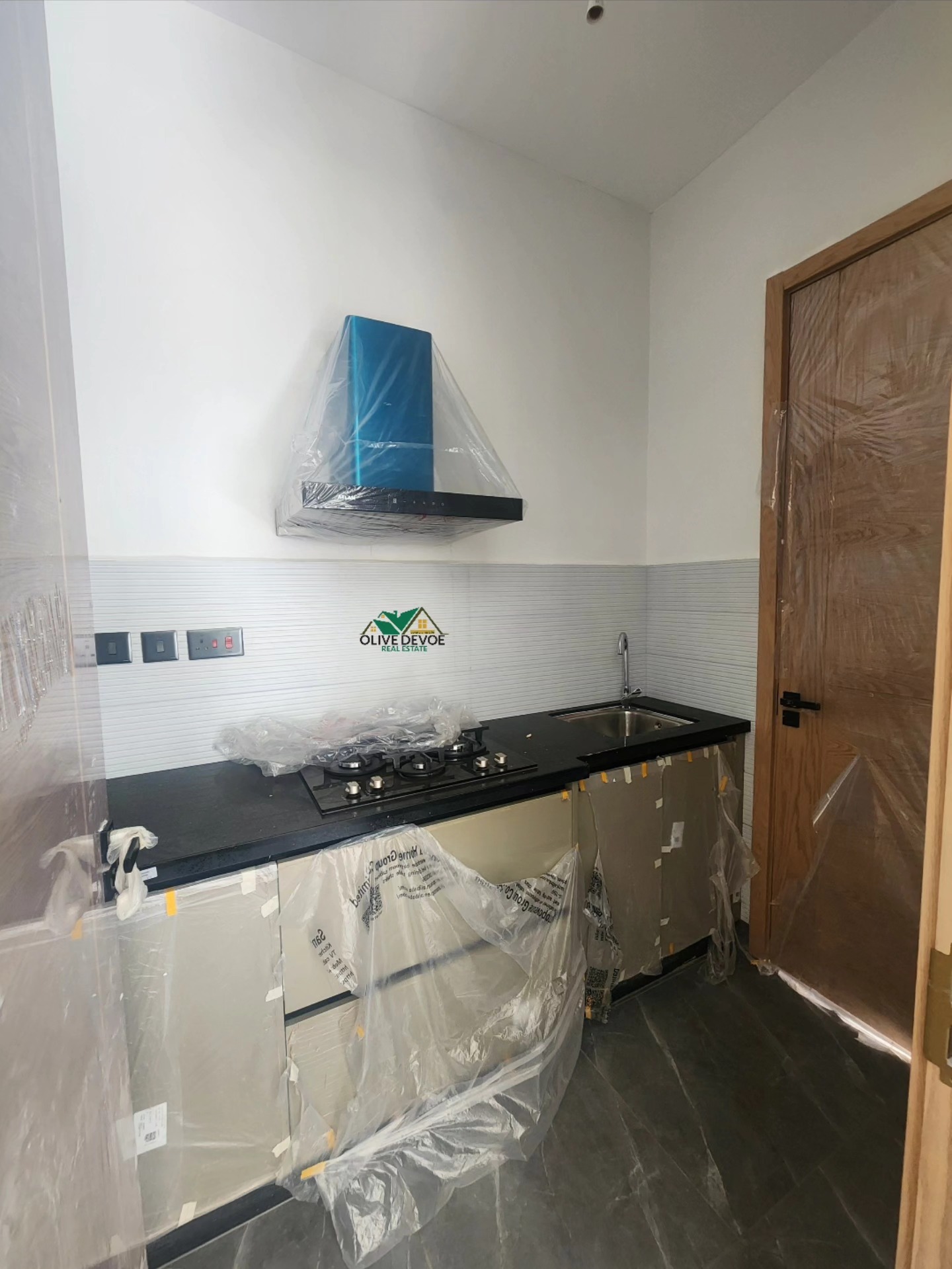 Luxurious 5 bedroom All ensuite villa for sale or rent in Lavington Image