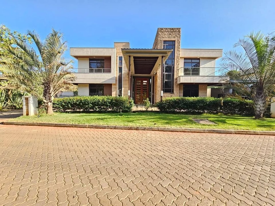 Luxurious 5-Bedroom Ensuite Villa for Sale – KAREN Image