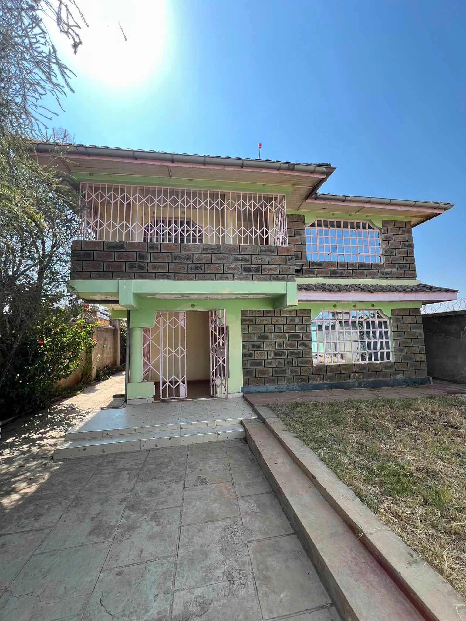 luxurious 5 bedroom maisonette for sale in utawala