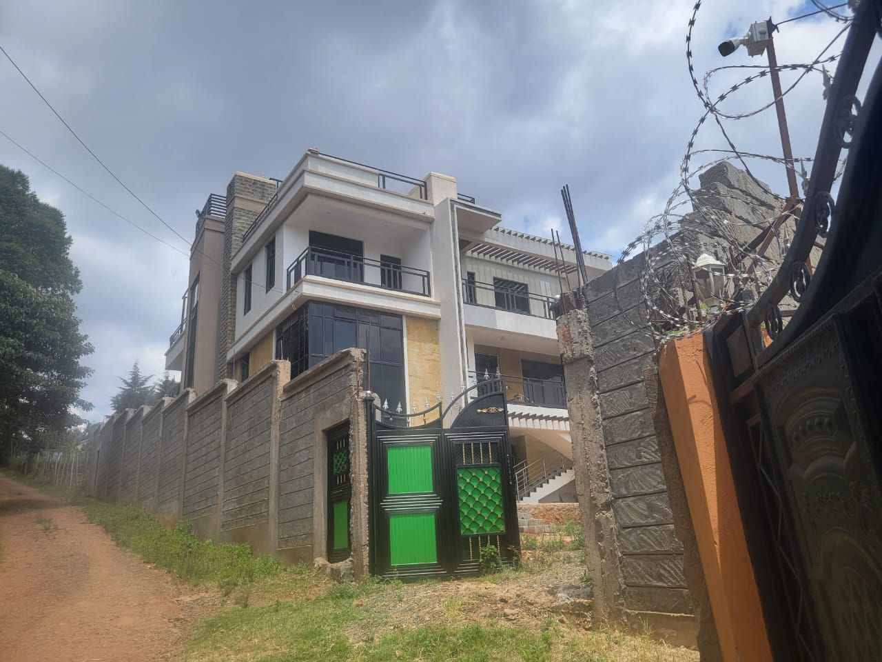 LUXURIOUS 6-BEDROOM MAISONETTE FOR SALE – KIBIKO, NGONG Image
