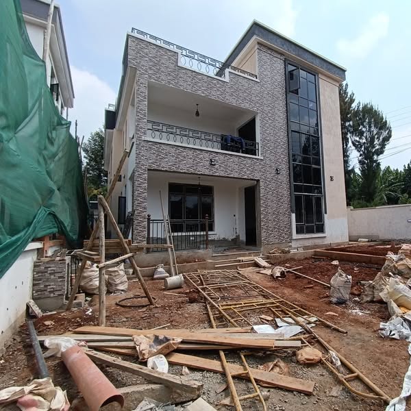 Luxurious newly built 5 Bedroom Villas Plus DSQ For Sale Off Kamiti Road