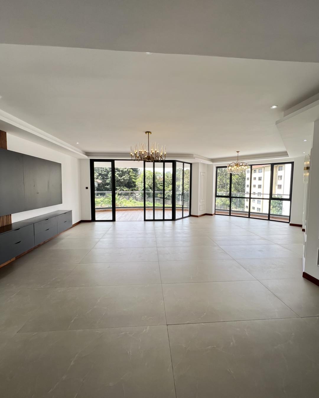 Luxury 3-Bedroom + DSQ Apartment For Sale in Riverside Drive