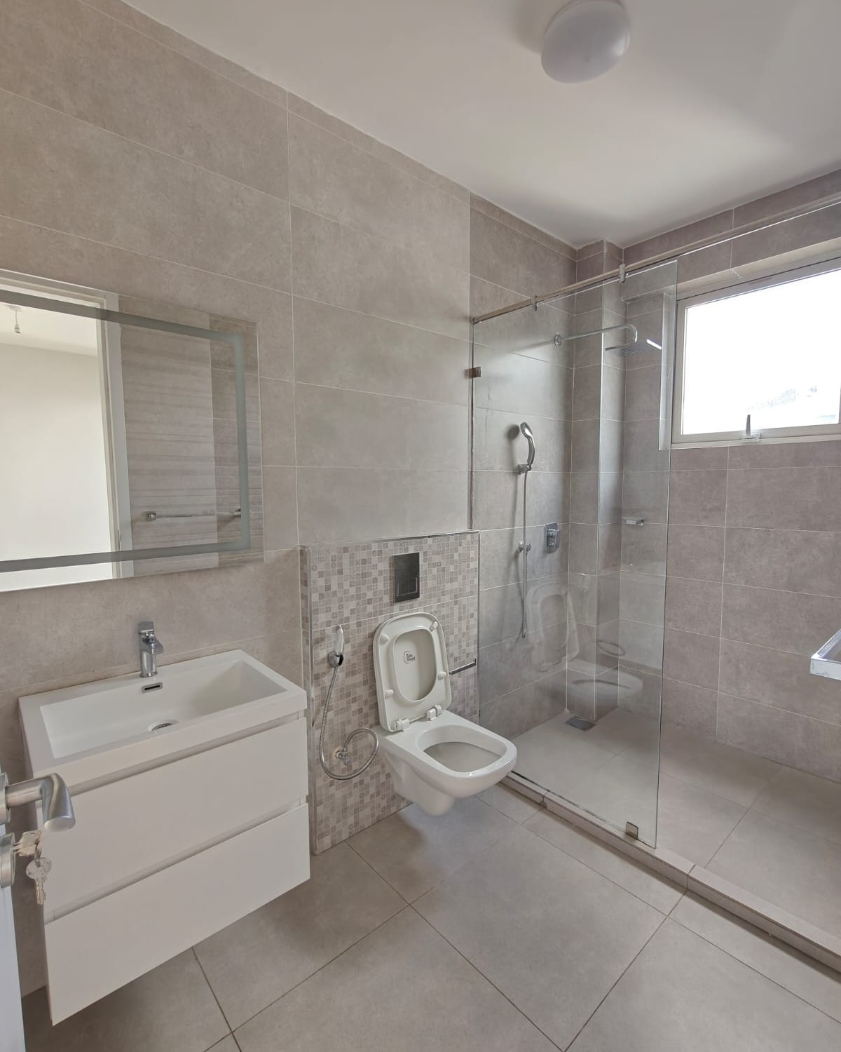 Luxury 3 Bedrooom Apartment Pls DSQ For Rent in Kileleshwa Image