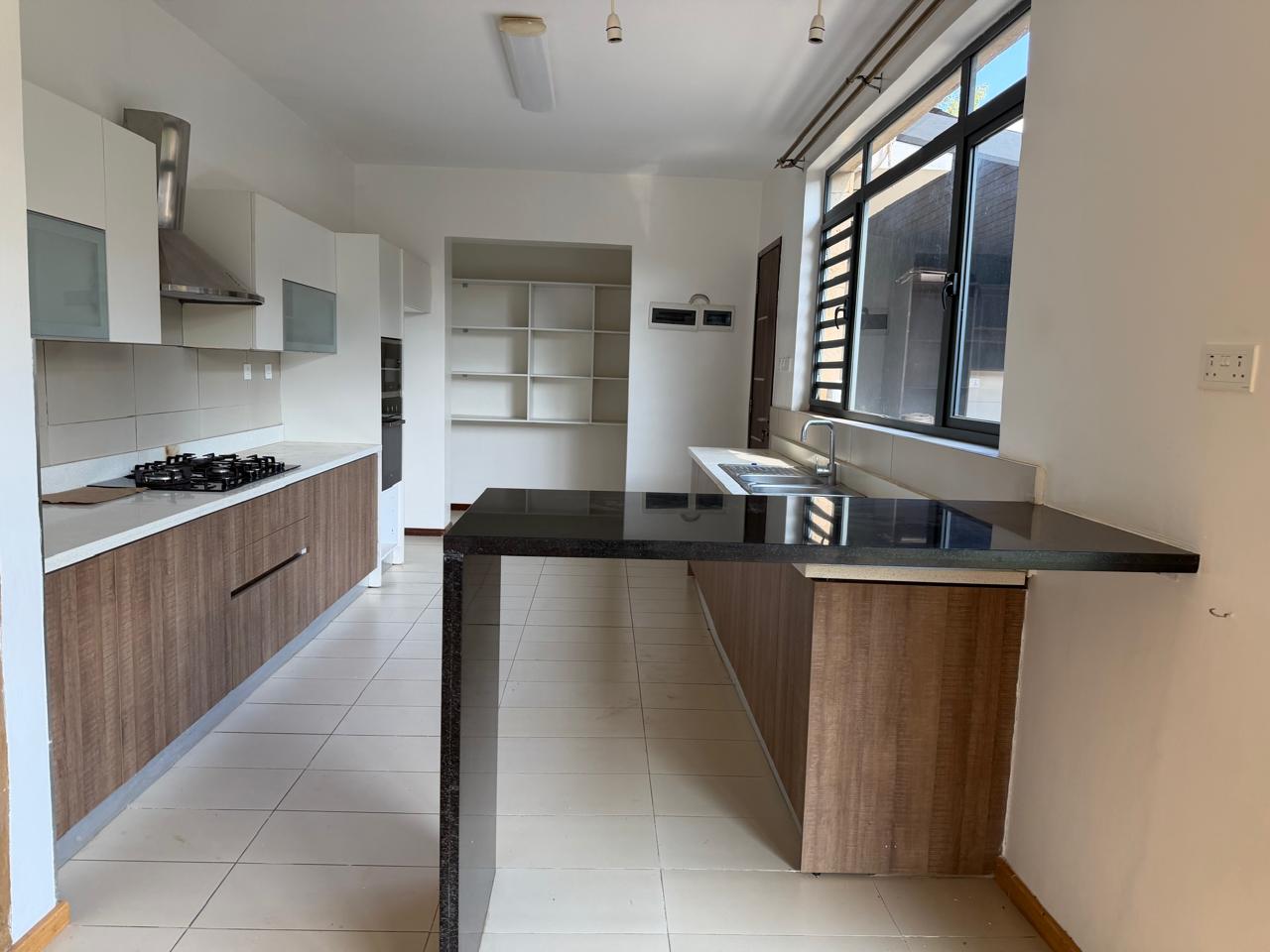 Luxury 4 bedroom maisonette for sale in Garden Estate Image