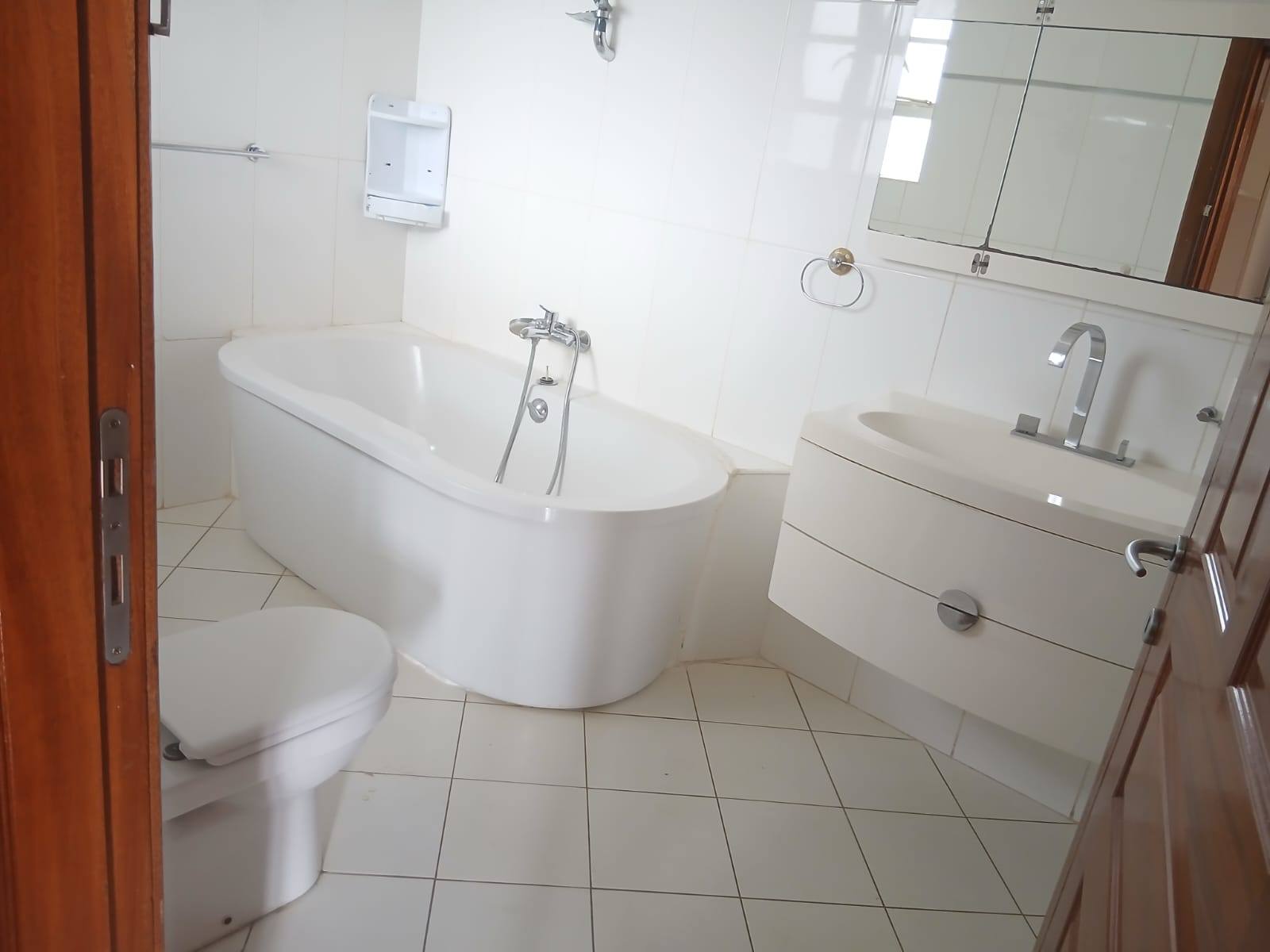 Luxury 4 bedroom maisonette to let in Runda, Mimosa