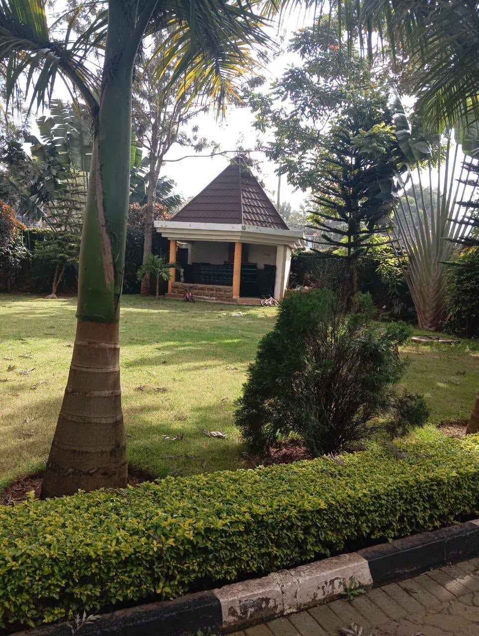 LUXURY 5 BEDROOM ALL ENSUITE MAISONETTE FOR SALE IN KERARAPON DRIVE Image