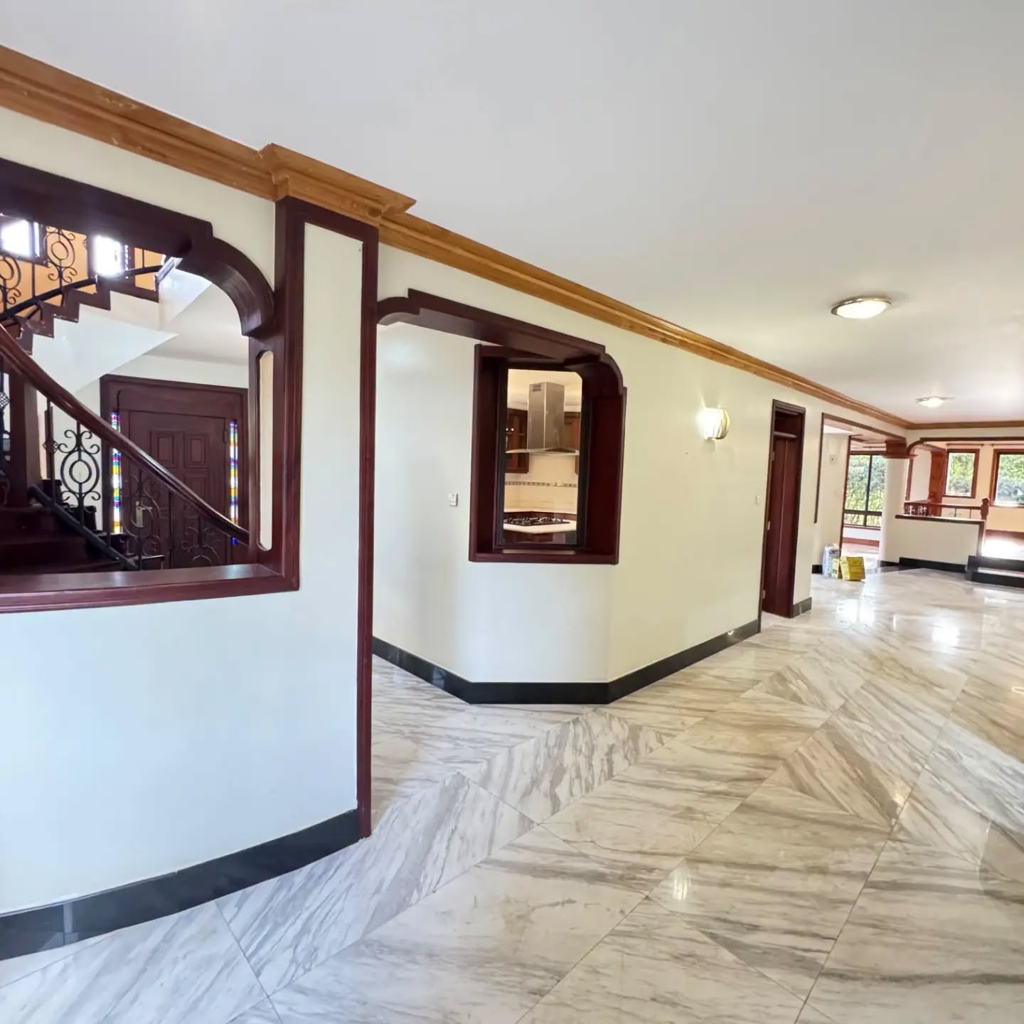 luxury 5 bedroom maisonette for rent in muthaiga north Image