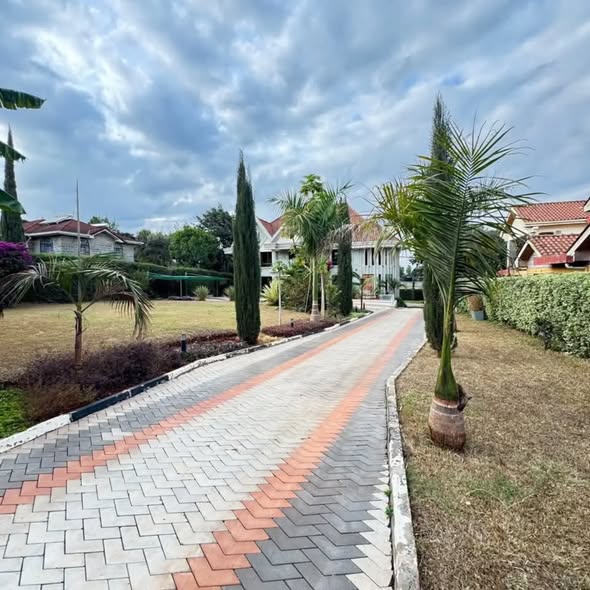 luxury 5 bedroom maisonette for rent in muthaiga north Image