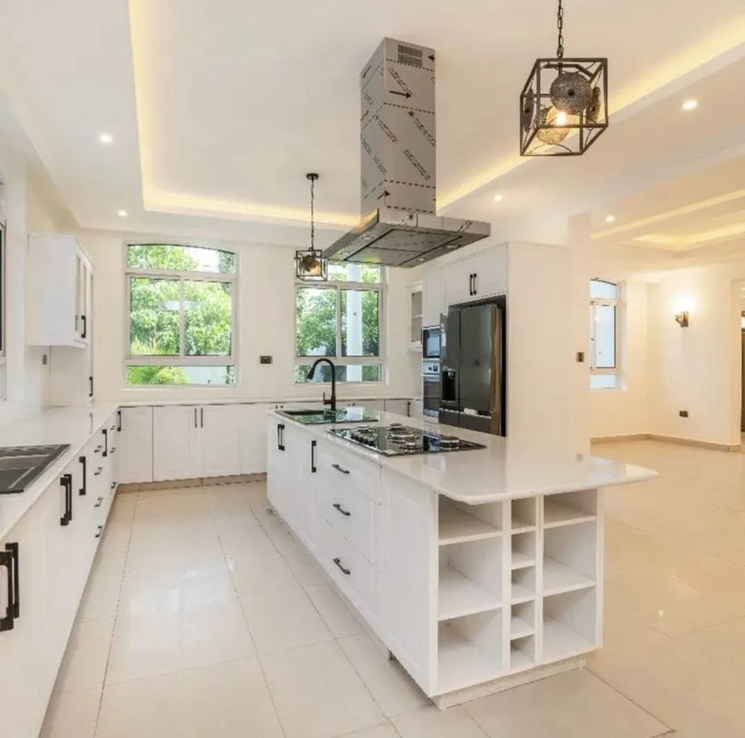 luxury 5 bedroom maisonette for sale in Runda, Evergreen Image
